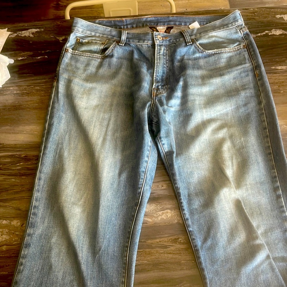 Men’s Lucky Jeans 36x30 Blue Denim         relaxed fit  short inseam